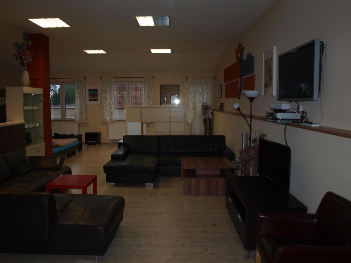 BAILANDO Studio Neratovice Esterno foto